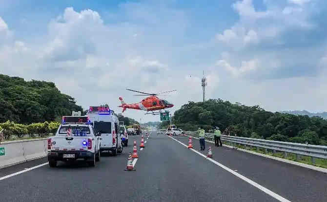富裕高速公路汽车救援案例
